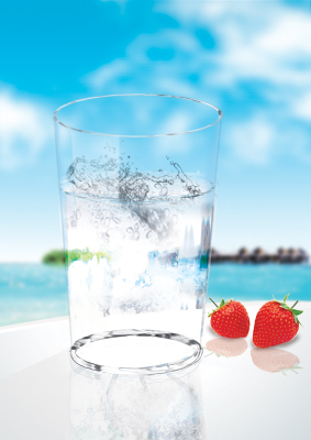 ليوان آب و توت فرنگی / Glass And Strawberry