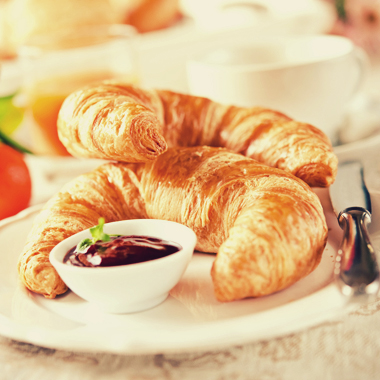 کروسانت‌های خوشمزه / Delicious Croissants