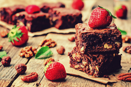 کیک با خشکبار / Cake With Nuts