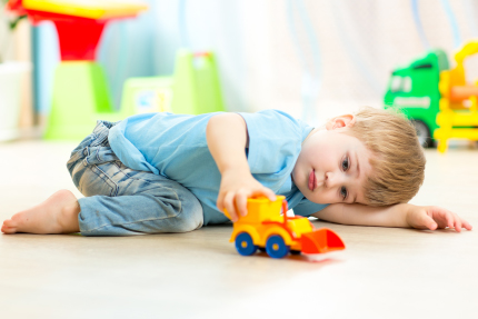 کودکان در حال بازی / Kids Playing